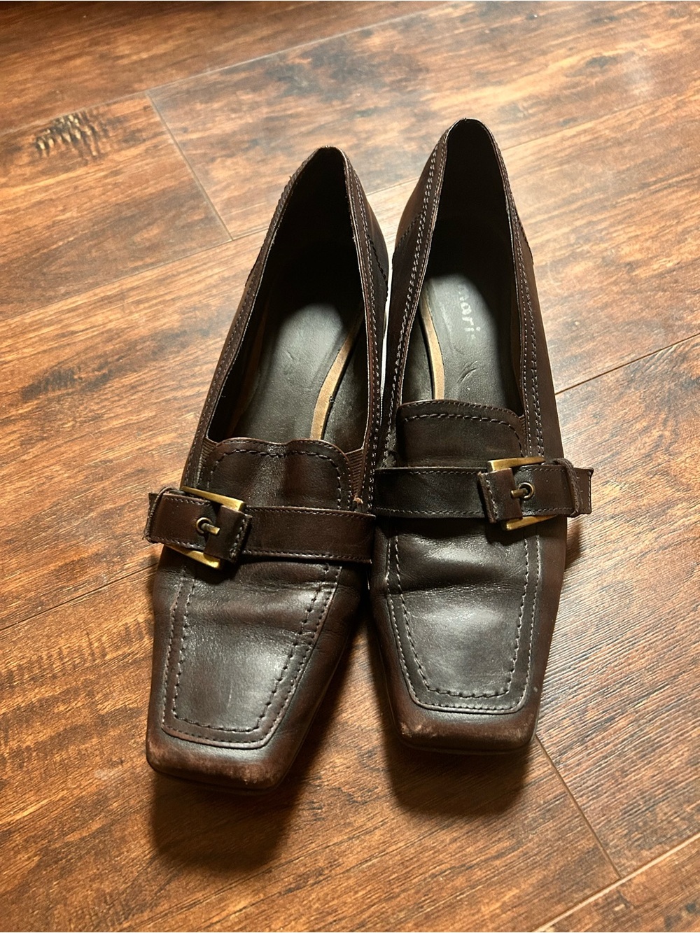 Tamaris Y2K Leather Belted Heeled Loafers in brown sz 10